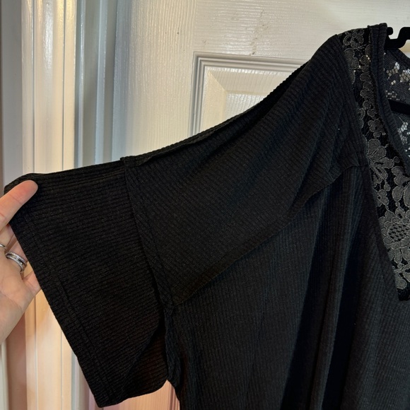 POL - Short Sleeve With Lace Accents - Boho Style - Black - Large - NWOT - Picture 4 of 10